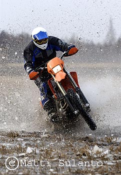 Mika, vesi ja j&auml;&auml;